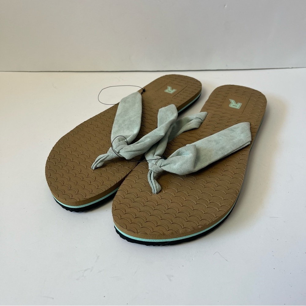 NWOT Rockin Summer Thong Fabric Flip Flops Sandals 11